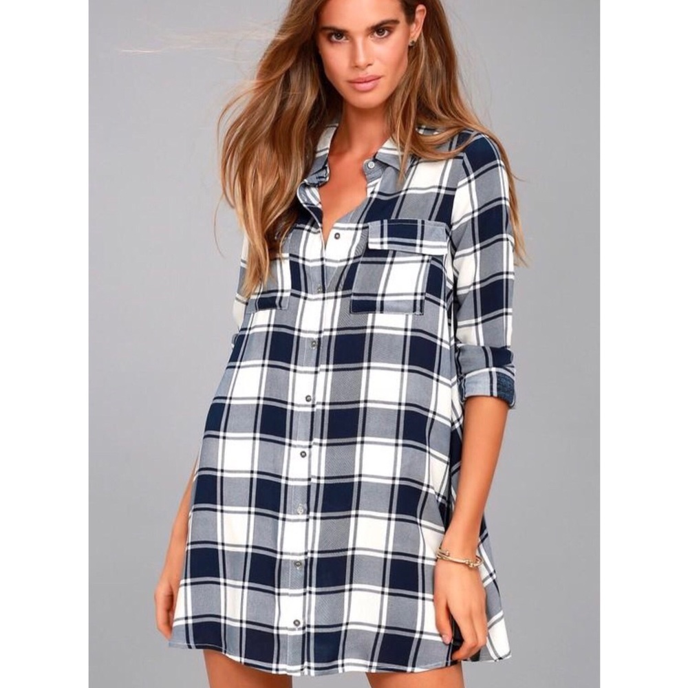 Lulu’s weekend game navy blue plaid shirt dress